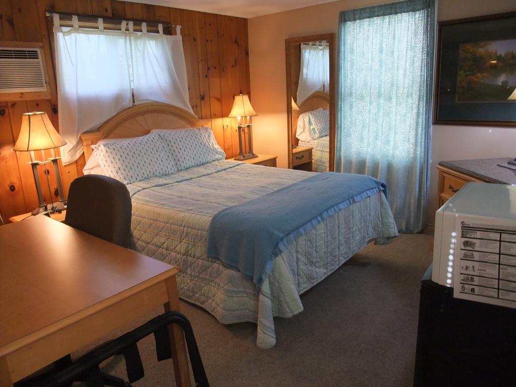 Hills Motor Court & Marina Motel Alexandria Bay Eksteriør billede