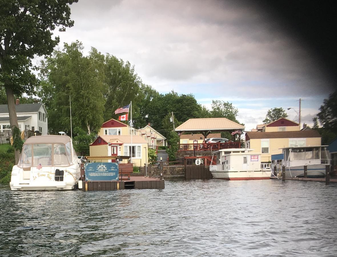 Hills Motor Court & Marina Motel Alexandria Bay Eksteriør billede